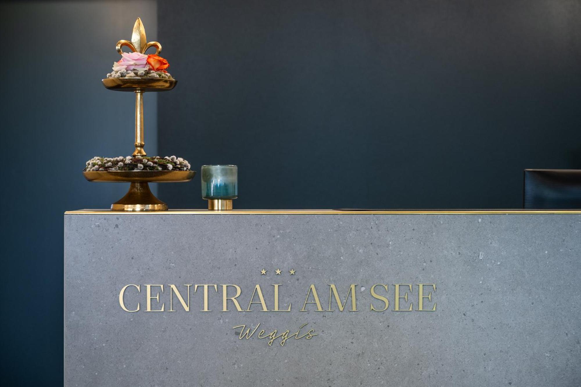 Hotel Central Am See Weggis Bagian luar foto