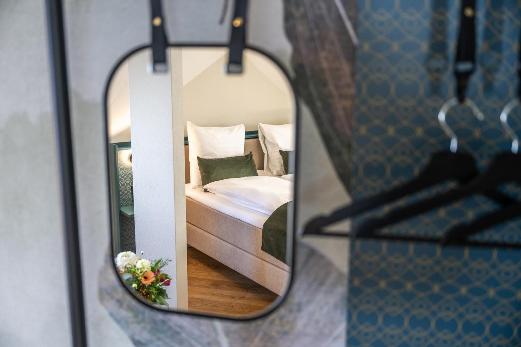Hotel Central Am See Weggis Bagian luar foto