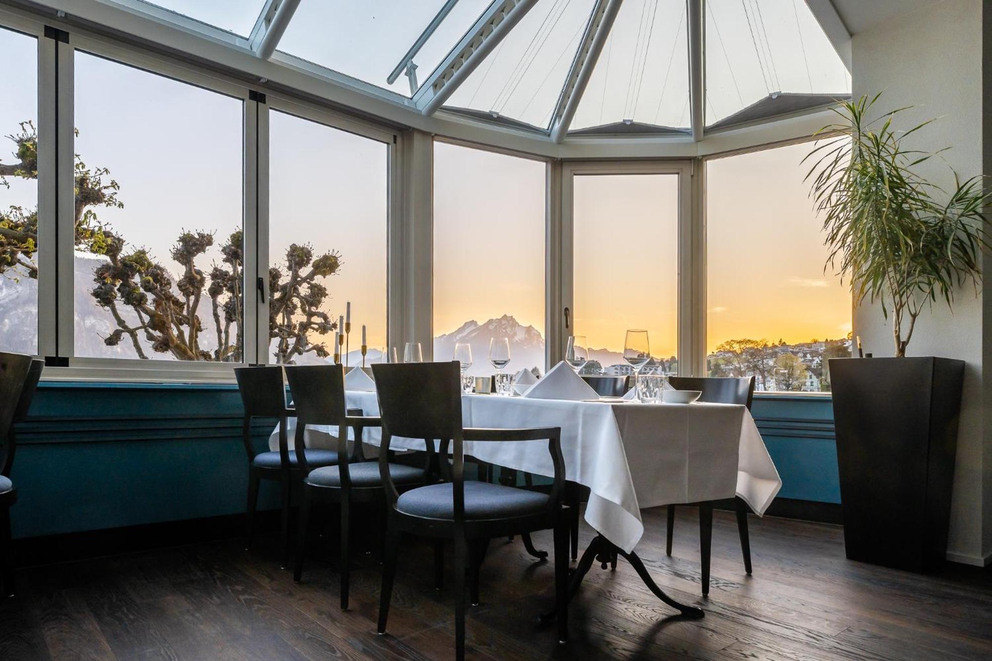 Hotel Central Am See Weggis Bagian luar foto