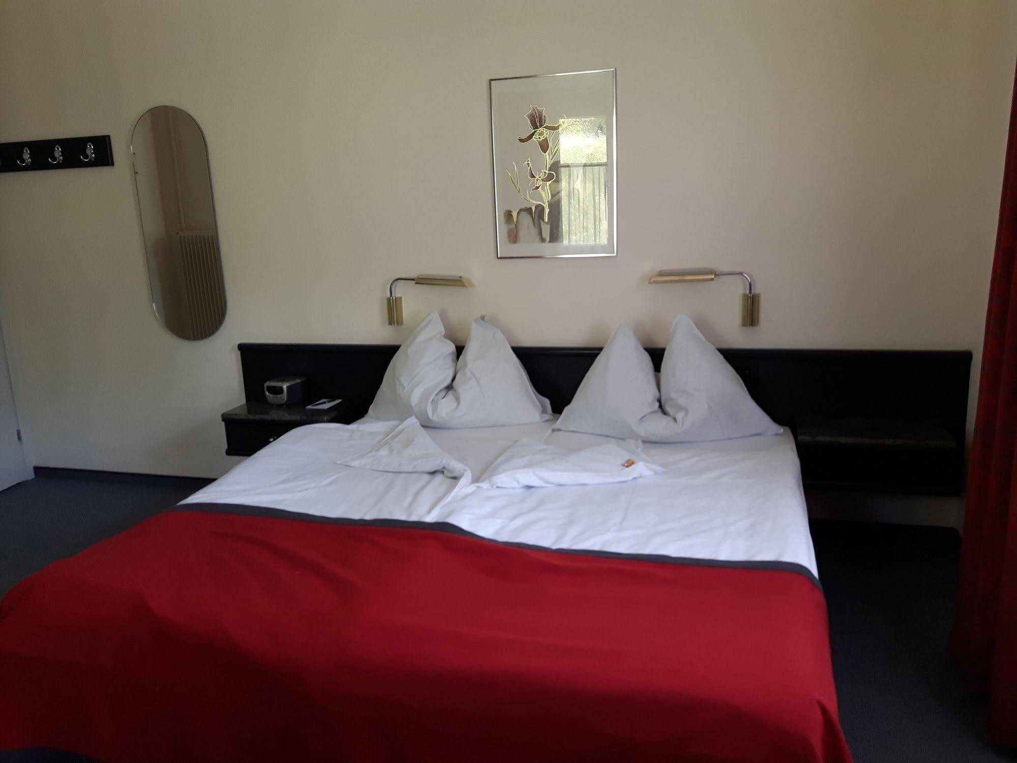Hotel Central Am See Weggis Bagian luar foto