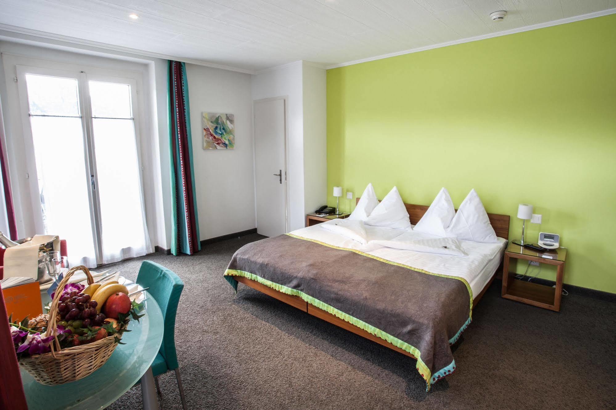 Hotel Central Am See Weggis Bagian luar foto